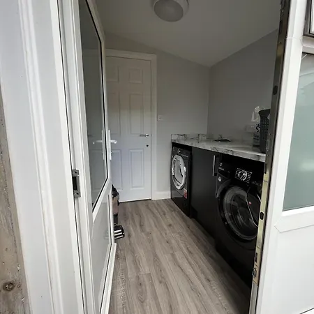 Modern 3-Bed Stay-Away-Home Sleeps 6 Nr Manchester Exterior photo