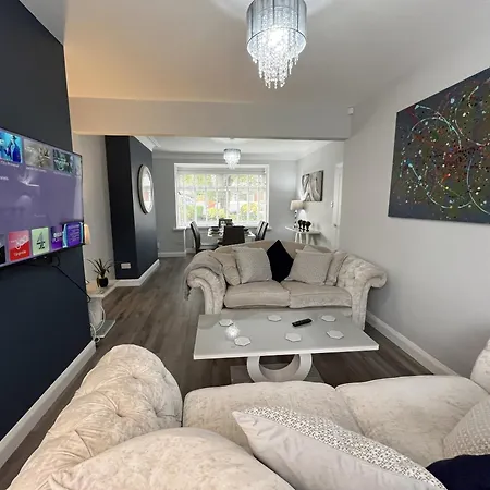 Modern 3-Bed Stay-Away-Home Sleeps 6 Nr Manchester Exterior photo