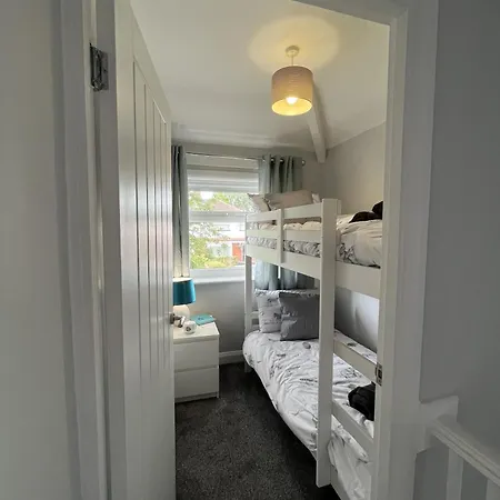 Modern 3-Bed Stay-Away-Home Sleeps 6 Nr Manchester Exterior photo